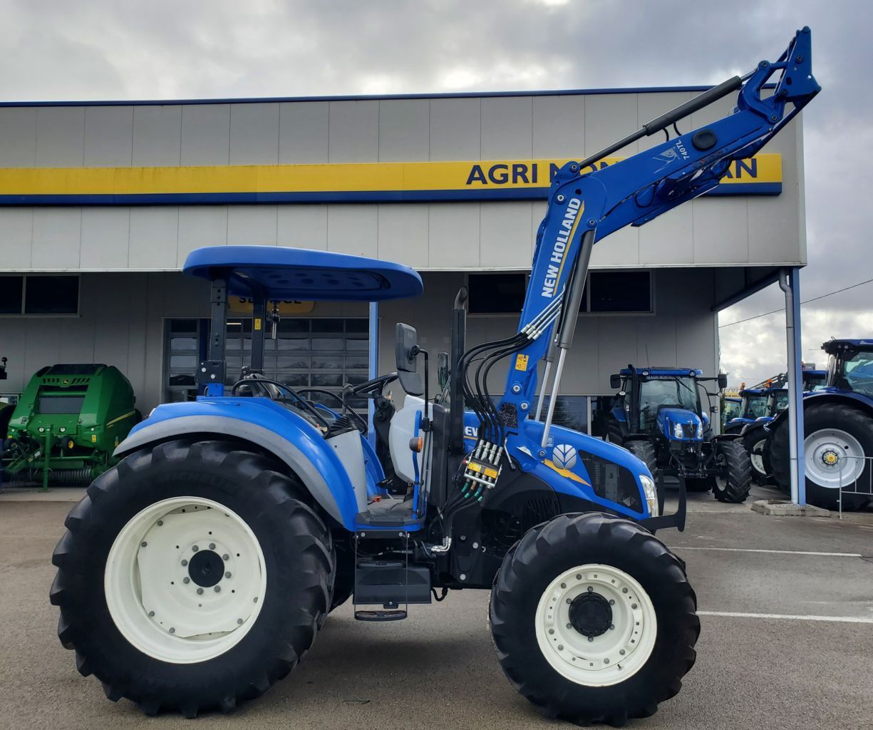 E-FARM: New Holland T5.105 - Tractor - id RLGKW6T - Year of construction: 2019 - Engine hours: 4,305,Engine power (HP): 100,France