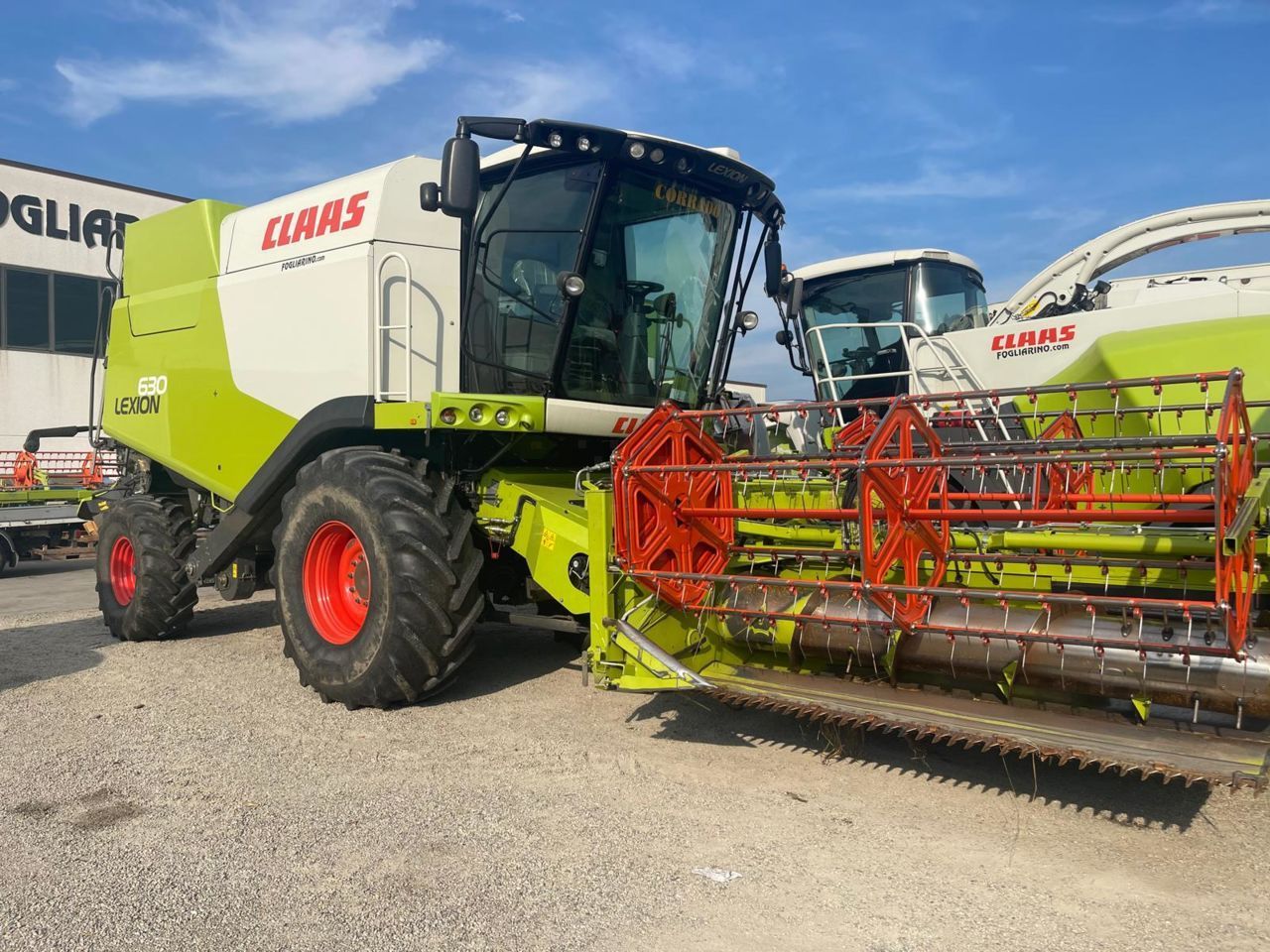 E-FARM: Claas Lexion 630 - Moissoneuse-batteuse - id U3CZ6G1 - Année: 2017 - Italie