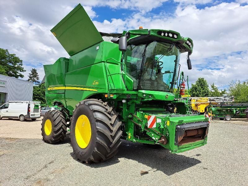 E-FARM: John Deere S770 - Moissoneuse-batteuse - id 6DL66F9 - 315 000 € - Année: 2023 - Lecture du nombre d'heure: 450,France
