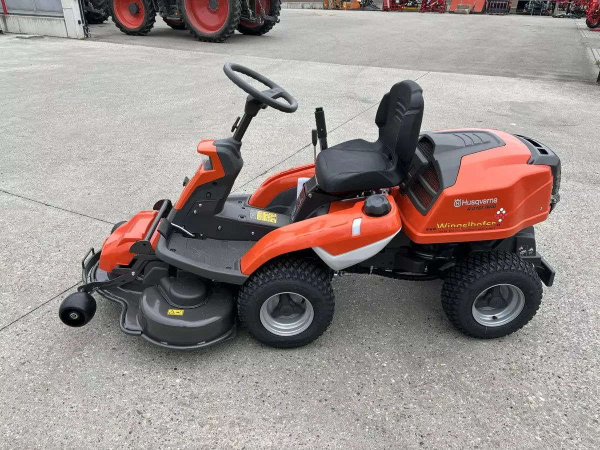 E FARM Husqvarna r 216 t awd Lawn mower id NU2EYKS 5 250 Year of construction 2024 Austria
