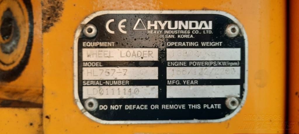 E-FARM: HYUNDAI hl 757-7 - Chargeuse sur pneus - id DZVVPYV - 39 000 € - Année: 2005 - Lecture du nombre d'heure: 7 900,France