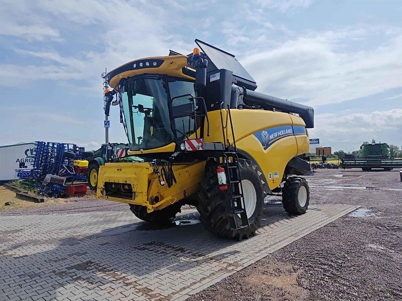 New Holland CX 5.80 Kombajn zbożowy 150 000 €