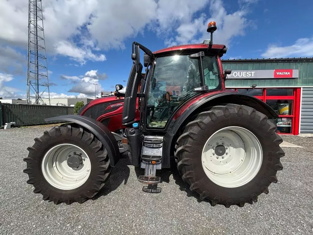 E-FARM: Valtra N155 - Tractor - id RUMS2I8 - €85,500 - Year of construction: 2021 - Engine power (HP): 155,France