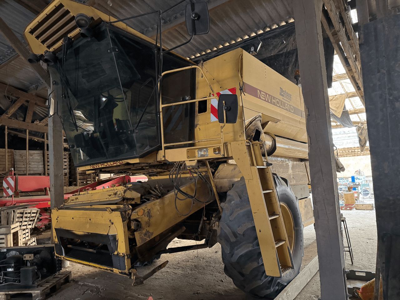 New Holland TX 32 Kombajn zbożowy 17 000 €