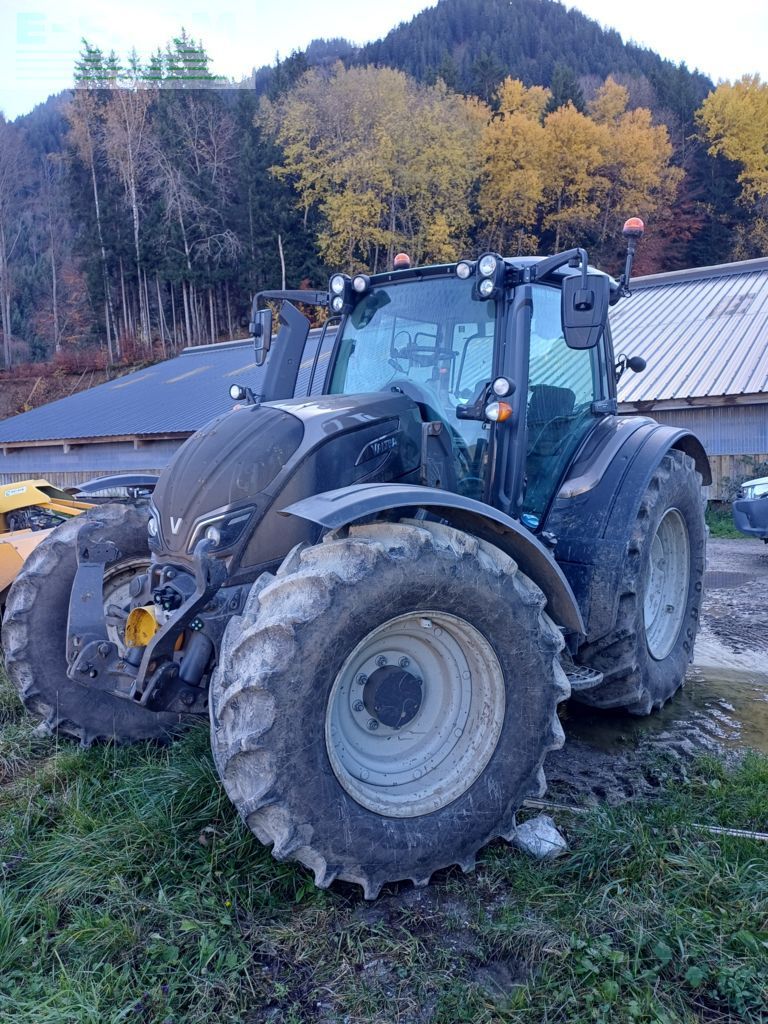 Valtra n154 d Tractor €105,000