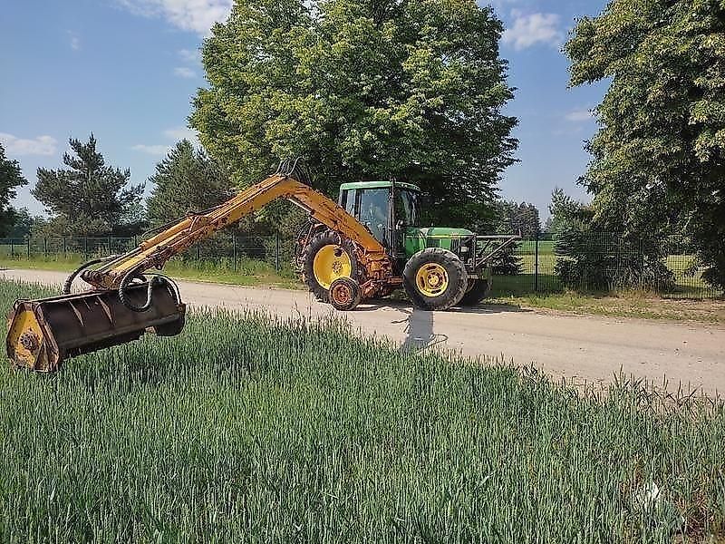 E-FARM: John Deere 6400 - Tracteur - id NELYUAI - 24 632 € - Année: 1993 - Lecture du nombre d'heure: 4 045,Puissance du moteur (chevaux): 100,Pologne