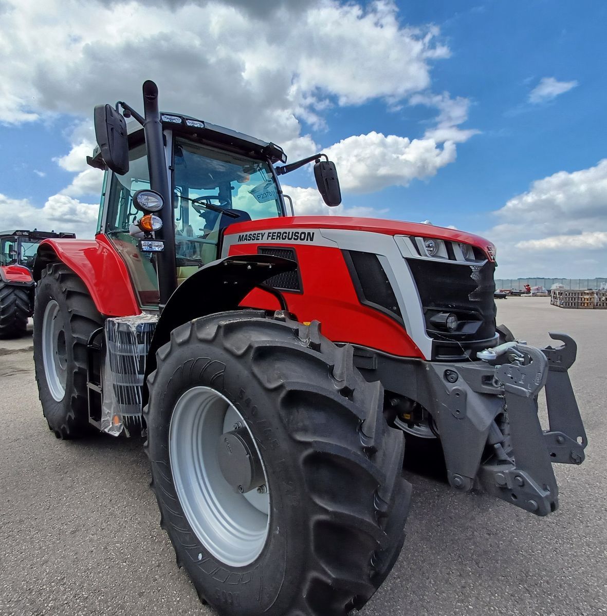 E-FARM: Massey Ferguson 7S.180 - Tracteur - id VLBM7DT - 129 000 € - Année: 2023 - Puissance du moteur (chevaux): 201,Autriche