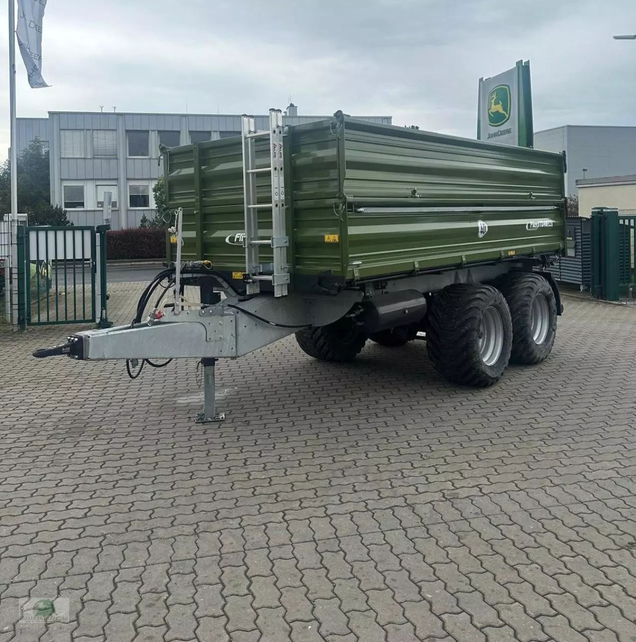 E-FARM: Fliegl tdk 140 fox - Remorque - id WUJ8C8N - 19 500 € - Année: 2023 - Allemagne