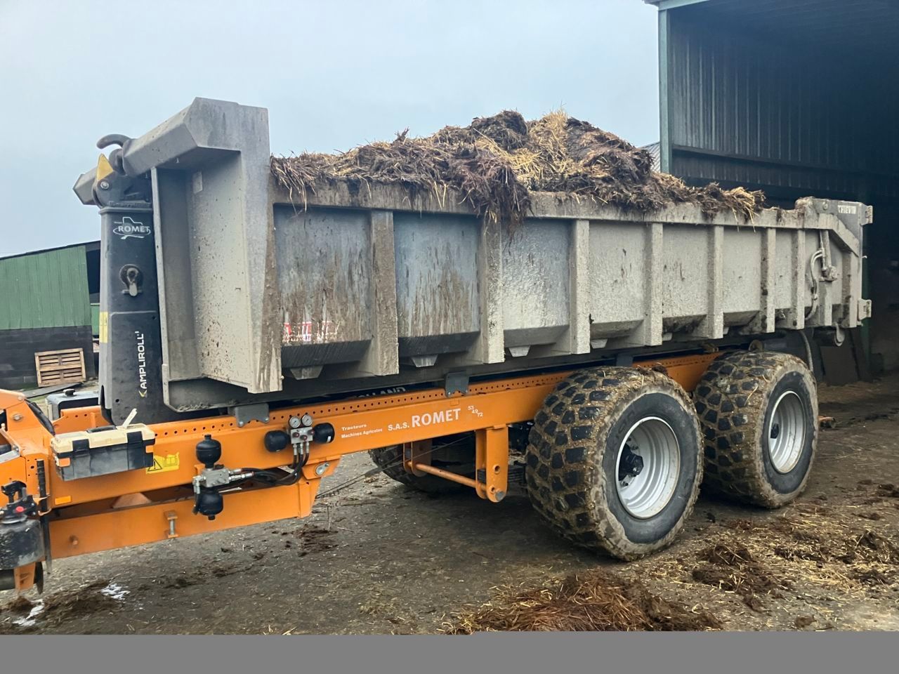 E-FARM: Rolland AMPLIROLL 7020 - Benne - id W5CFQGH - 56 500 € - Année: 2022 - France