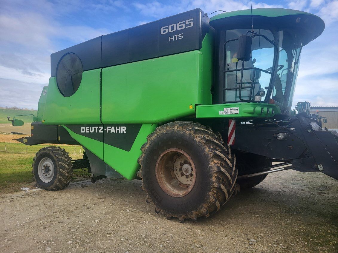 E-FARM: Deutz-Fahr 6065 hts - Mähdrescher - id 1BFBET7 - 80.000 € - Baujahr: 2012 - Abgelesene Motorstunden: 4.200,Frankreich