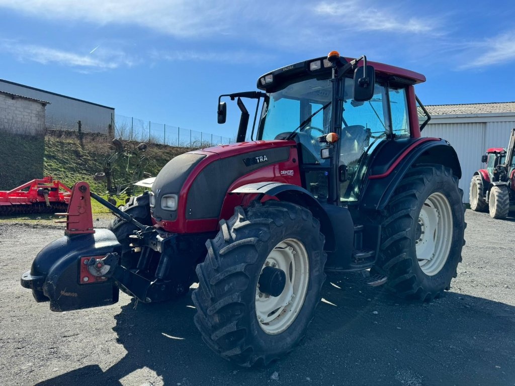 Valtra N 121 tractor €36,900