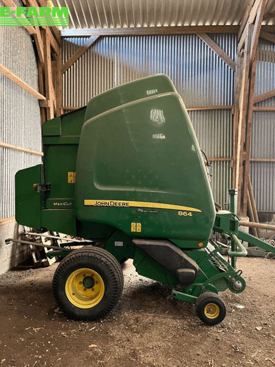 E-FARM: John Deere 864 Premium MaxiCut 25 - Baler - id RQM54WM - €18,500 - Year of construction: 2015 - Total number of bales produced: 17,300