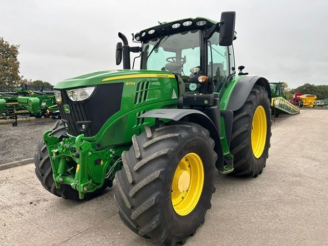 John Deere 6215 R Traktor 136.804 €