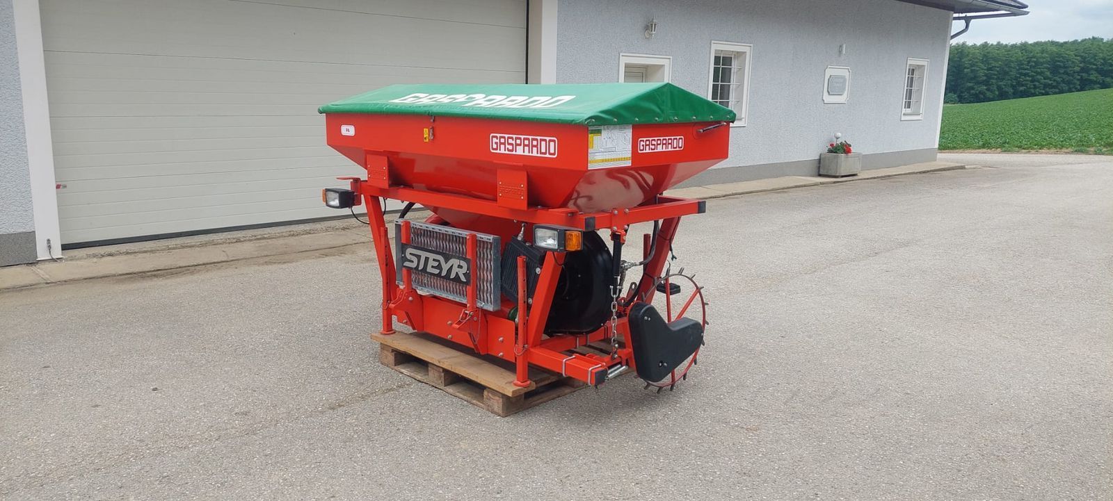 E-FARM: Gaspardo manta mtr 9-reihig mit fronttank - Seminatrice di precisione - id PT1P8LT - 30.531 € - Anno di costruzione: 2012 - Austria
