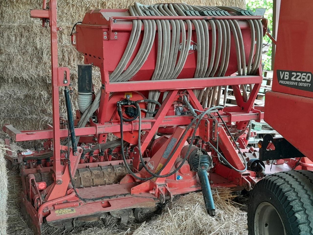 E-FARM: Kuhn VENTA LC 302 - Drilling machine combination - id UNEIXVE - €8,000 - Year of construction: 2001 - France