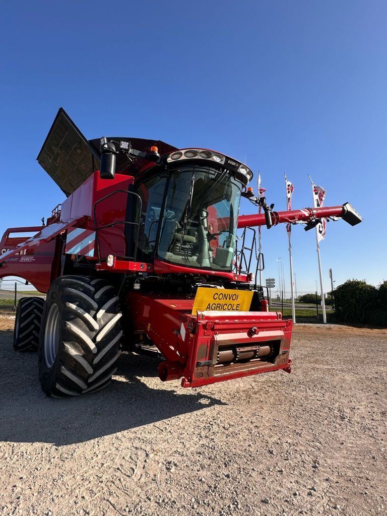 Case IH Axial Flow 8250 Combine harvester €250,000