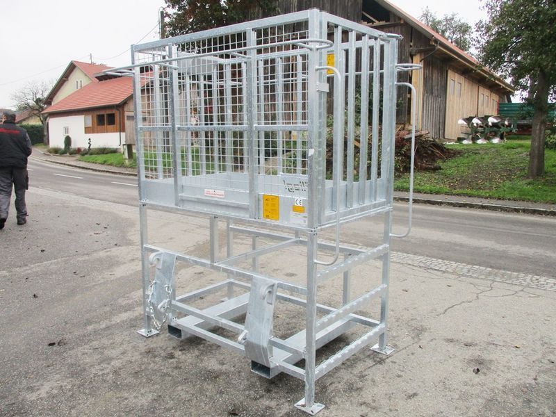 E-FARM: Fliegl arbeitsbühne hoch - Anbaugerät - id EBQAPQ1 - Österreich