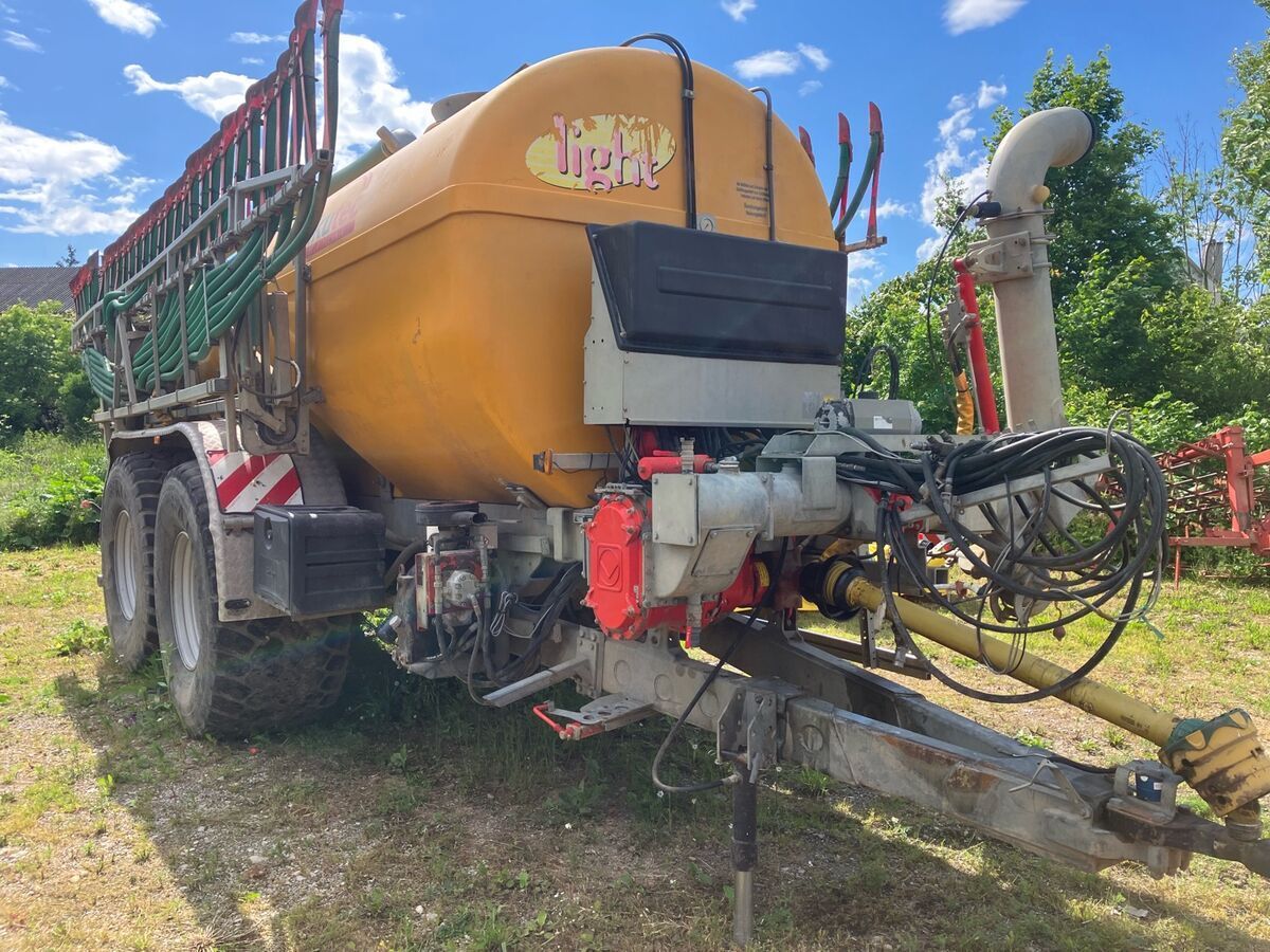 E-FARM: Vakutec 18500 - Tanker - id VFKNKUY - €74,834 - Year of construction: 2014 - Austria