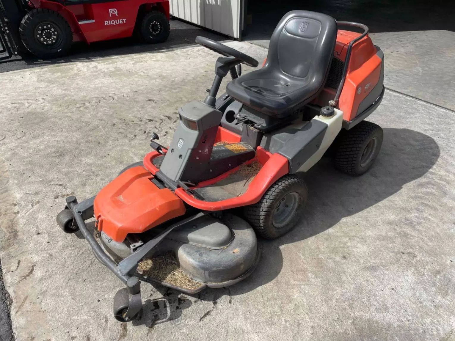 E-FARM: Husqvarna tondeuse autoportée r418ts awd husqvarna - Tondeuse - id B1ZUXL9 - 5 950 € - Année: 2015 - France