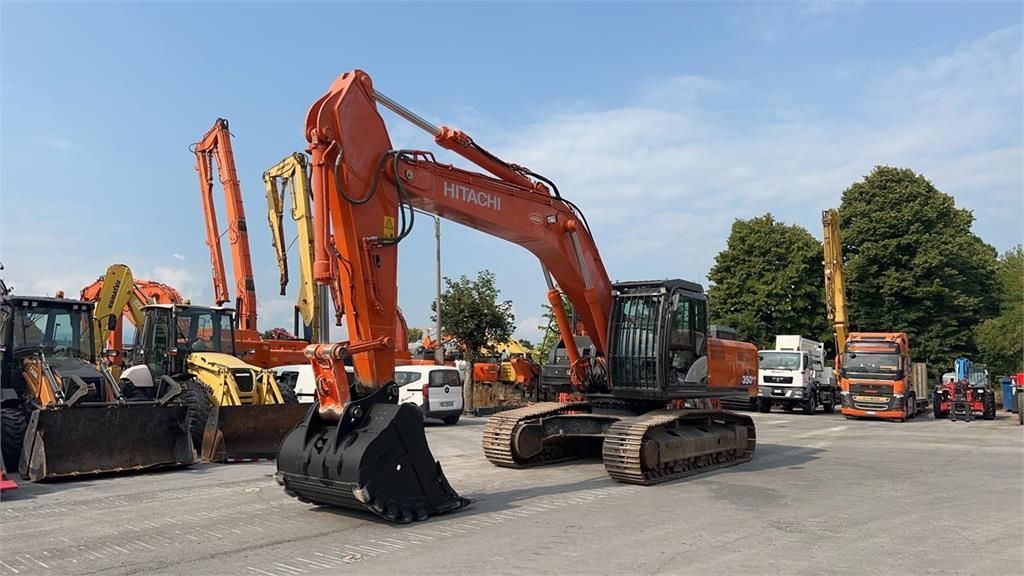 Hitachi zx350lcn-6 Crawler excavator €145,000