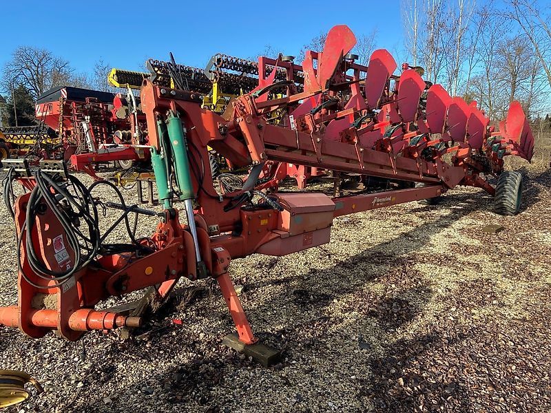E-FARM: Kverneland pw 100 variomat - Plough - id FF7VUN2 - €29,887 - Year of construction: 2009 - Hungary