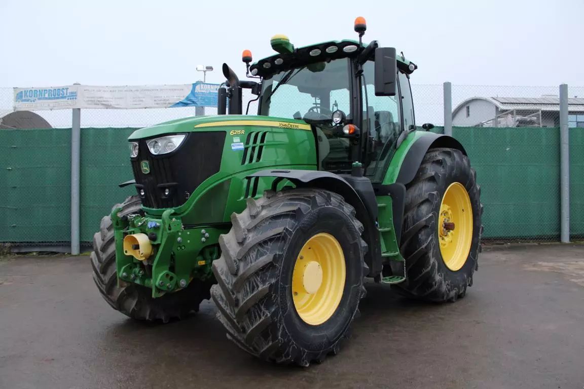 John Deere 6215 R Tractor €102,900