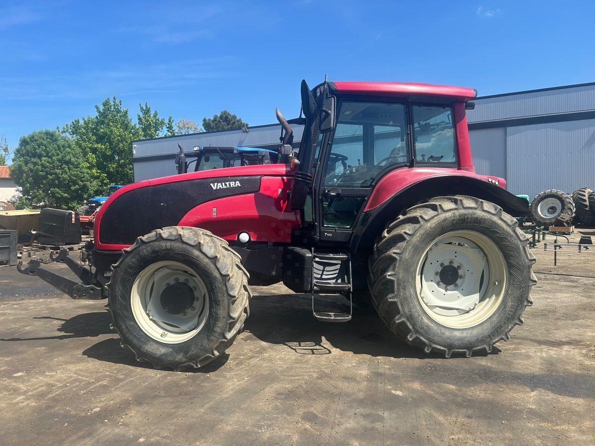 Valtra T 190 Traktor 25 000 €