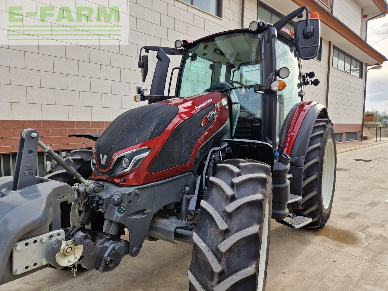 Valtra g125 cab Tractor €75,000