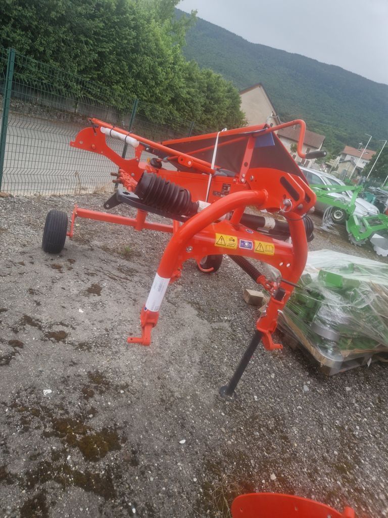E-FARM: Kuhn GA 4201 - Faneuse - id UKELJHM - 7 800 € - Année: 2023 - France