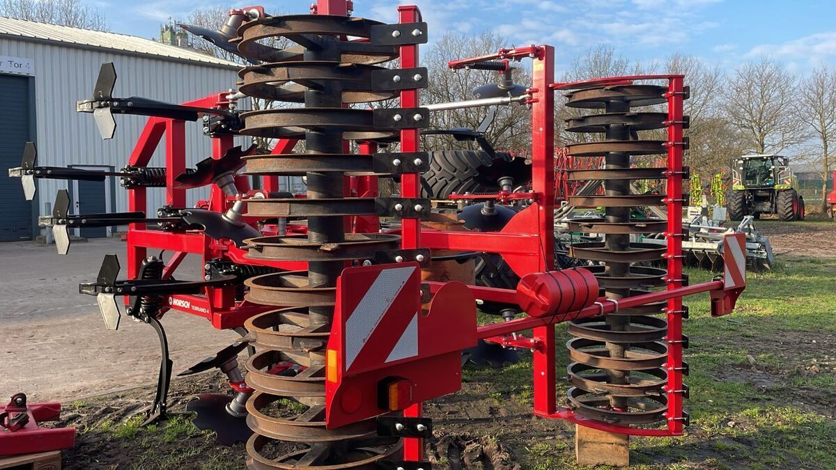 HORSCH Terrano 4 FX Cultivateur