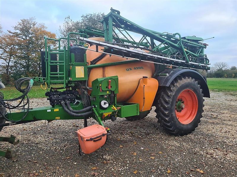 E-FARM: Amazone ux4200 27m - Opryskiwacz - id BY3N7MG - 16 723 € - Rok produkcji: 2004 - Niemcy