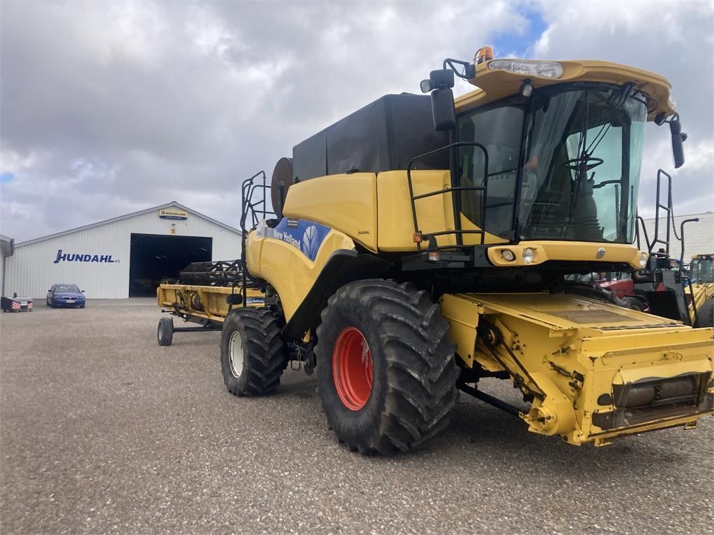 New Holland CR 980 Combine harvester €60,130