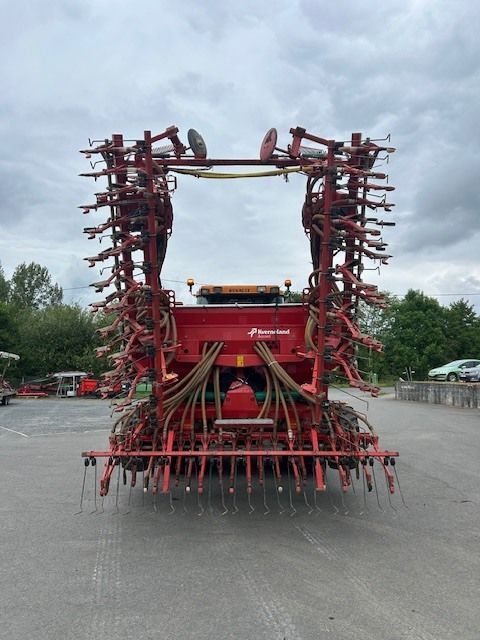 Kverneland pneumatic dv Siewnik rzędowy/agregat uprawowo-siewny 10 500 €
