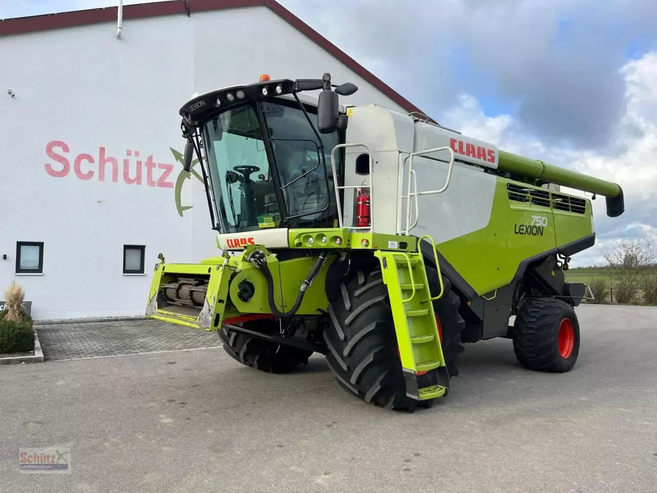 E-FARM: Claas Lexion 750 - Kombájn - id VKCIAAP - 145 500 EUR - Gyártási év: 2017 - Üzemóra (motor): 3014,Motor teljesítménye (LE): 435,Németország