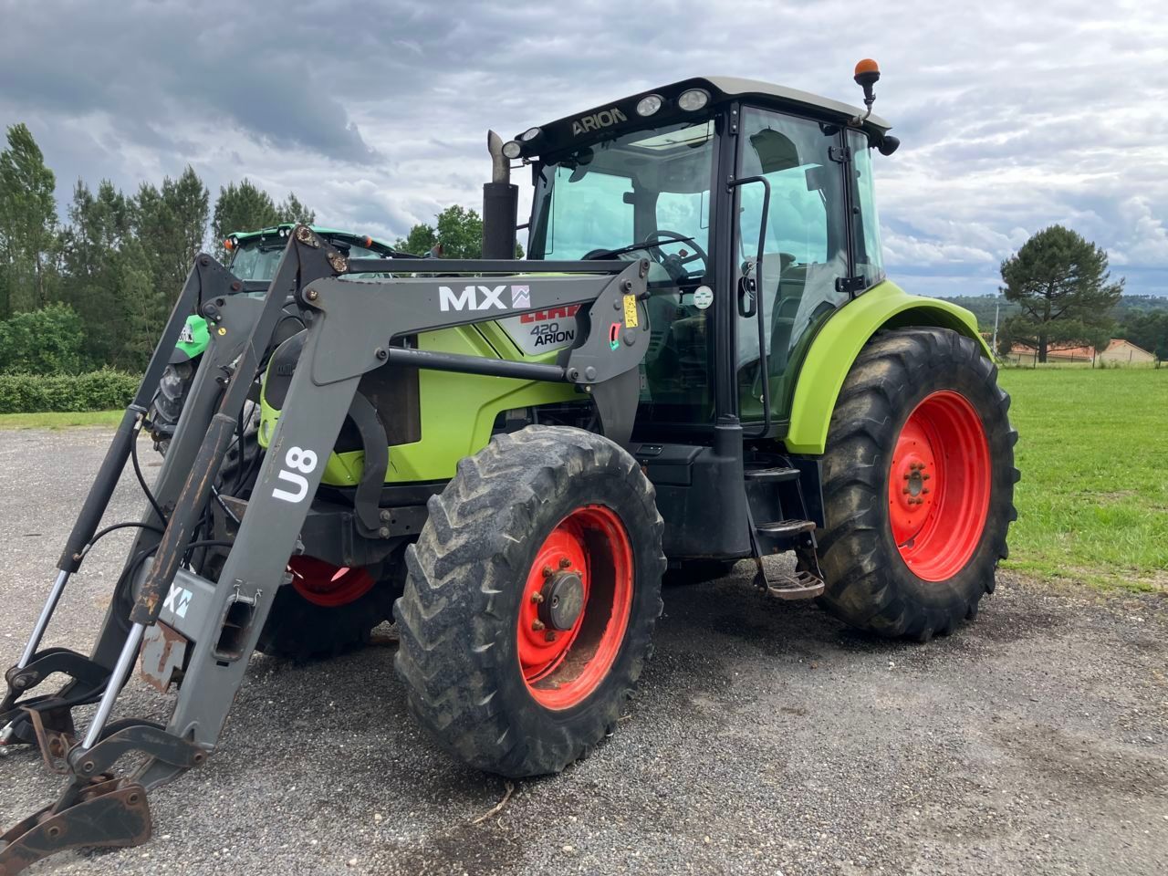 Claas Arion 420 Tractor 28.000 EUR