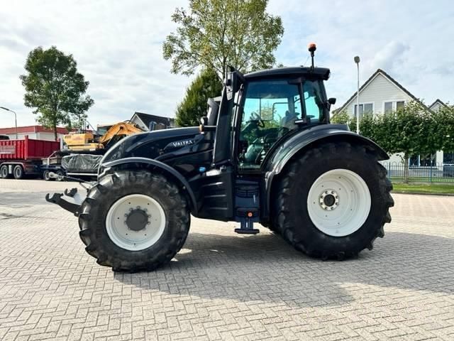 Valtra T235 Direct Traktor 153.450 €
