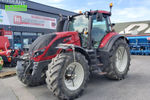 Valtra t214v tractor €79,000