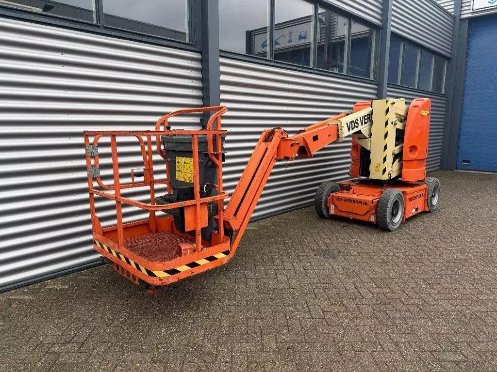 JLG e300ajpn hoogwerker knikarmhoogwerker Podest Samobieżny 14 950 €