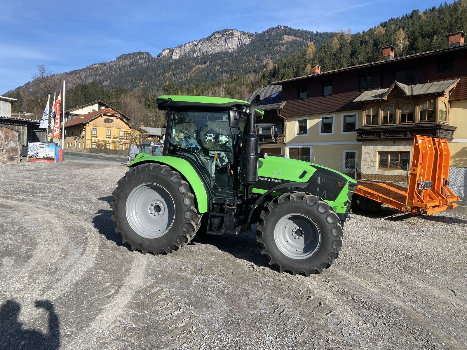 E-FARM: Deutz-Fahr 5105 - Traktor - id LJXDJ5F - 62.417 € - Baujahr: 2024 - Abgelesene Motorstunden: 30,Motorleistung (PS): 101,Österreich