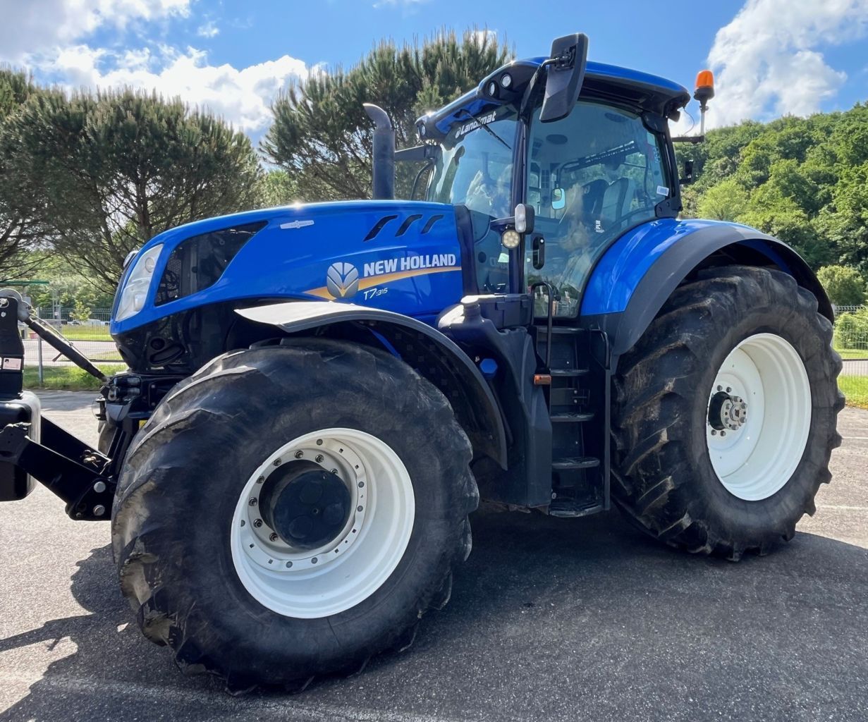 E-FARM: New Holland T7.315 HD - Tracteur - id LBJQVQR - 135 000 € - Année: 2022 - Lecture du nombre d'heure: 2 410,Puissance du moteur (chevaux): 315,France