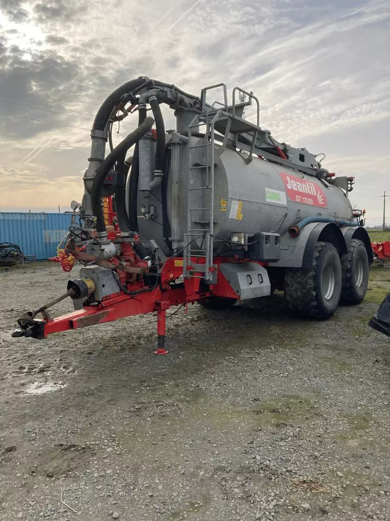 E-FARM: Jeantil 18500 litres - Traktor - id MGB5WYJ - Baujahr: 2019 - Frankreich