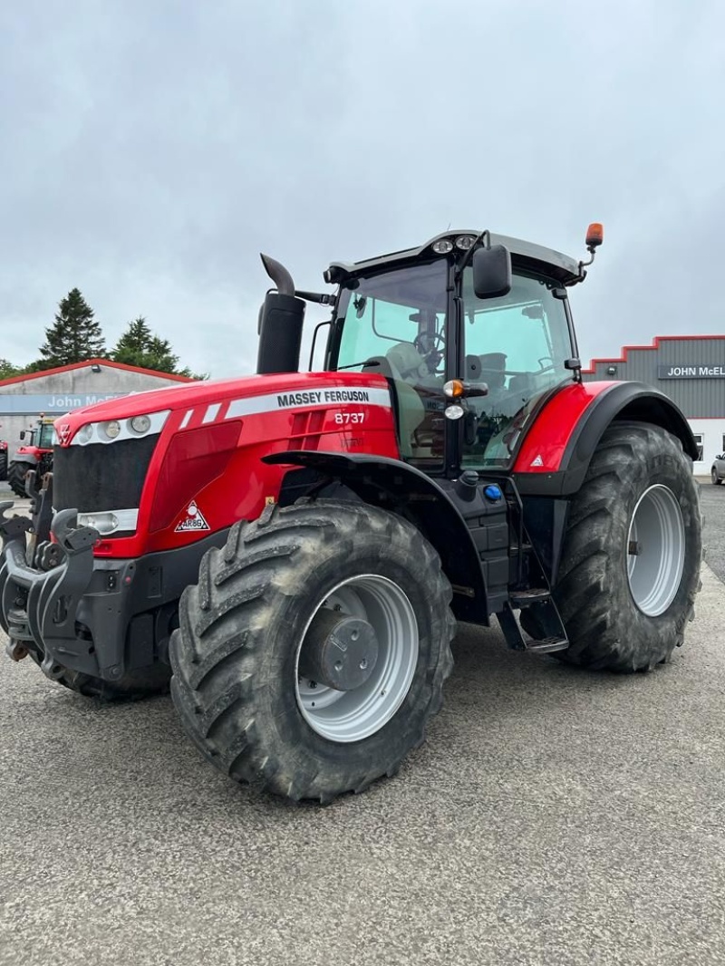 Massey Ferguson 8737 tractor €93,736