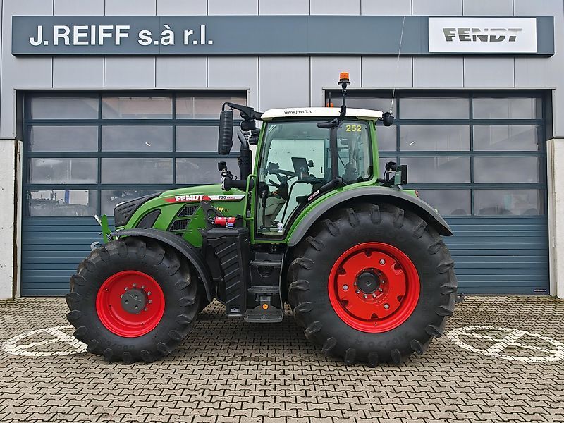 Fendt 720 Vario Tractor