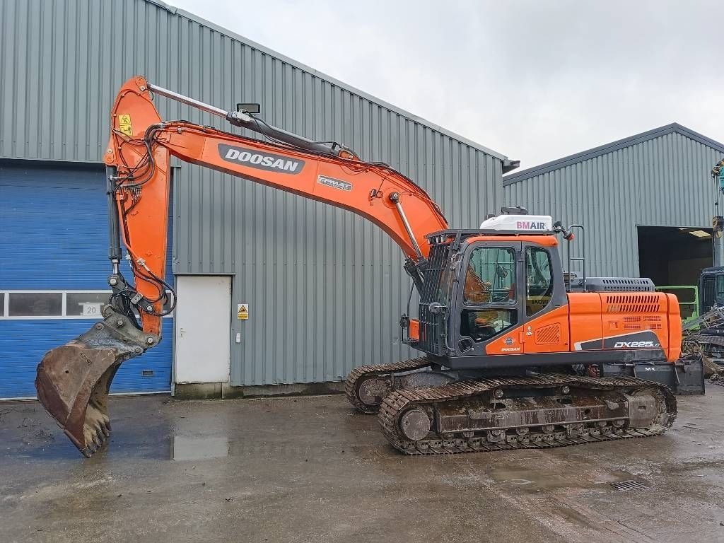 Doosan dx 225 lc-5 tracked excavator bagger ketten 2018 Crawler excavator €51,000