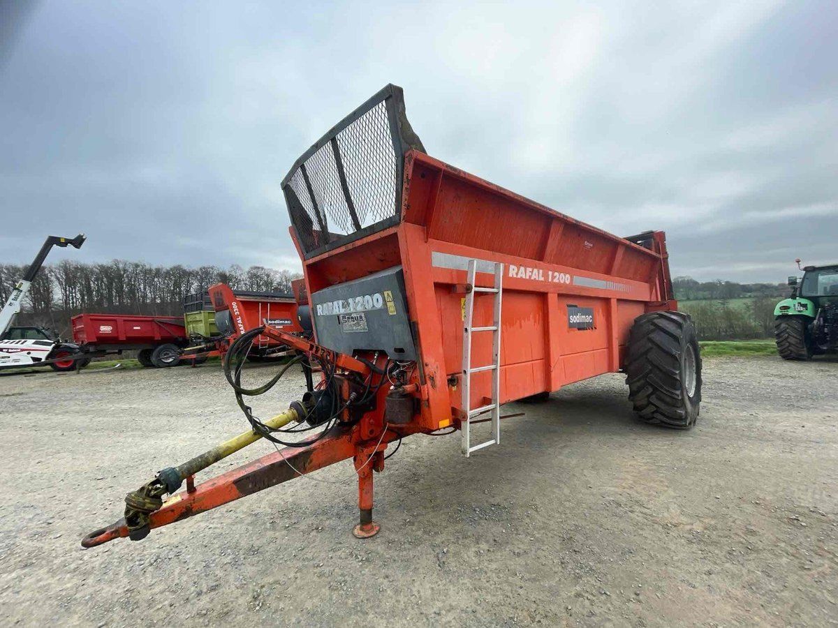 E-FARM: sodimac rafal 1200 - Épandeur de fumier et de compost - id EAGP3TC - 10 900 € - Année: 2002 - France