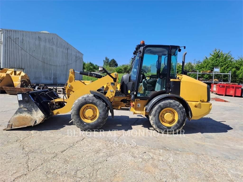 E-FARM: Caterpillar 906m - Chargeuse sur pneus - id INNW49R - 40 000 € - Année: 2019 - Lecture du nombre d'heure: 2 927,France