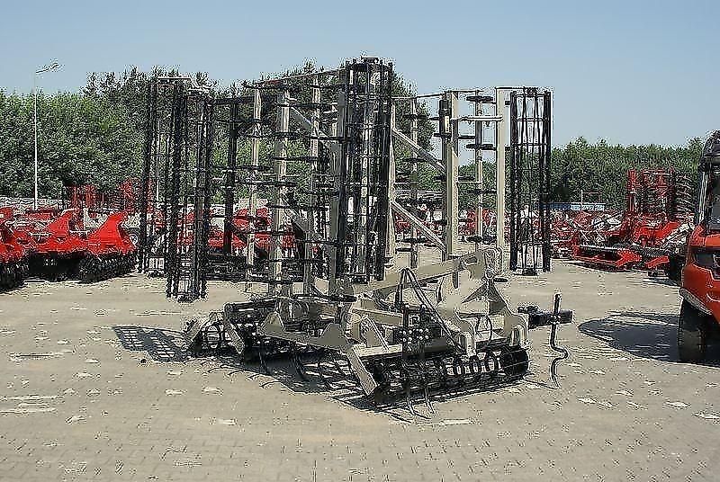 Rol/Ex saatbettkombination / hydraulically cultivator / vibroculteur / aggregato di coltivazione / почвообрабатывающий гидравлический складывающийся агрегат / agregat uprawowy hydraulicznie składany 4,2 m Cultivator €5,869