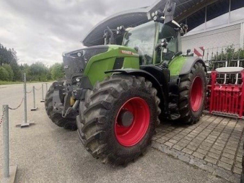 Fendt 724 Vario Power Plus Tractor €198,000
