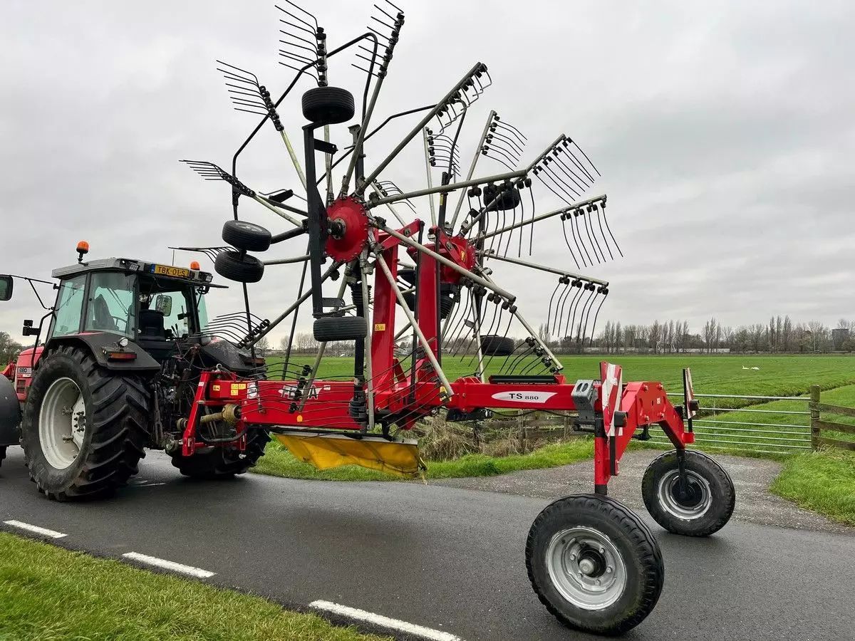 FELLA TS 880 Rastrillo 9750 €