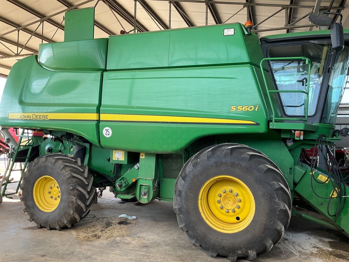 John Deere T 560 combine 45 000 €